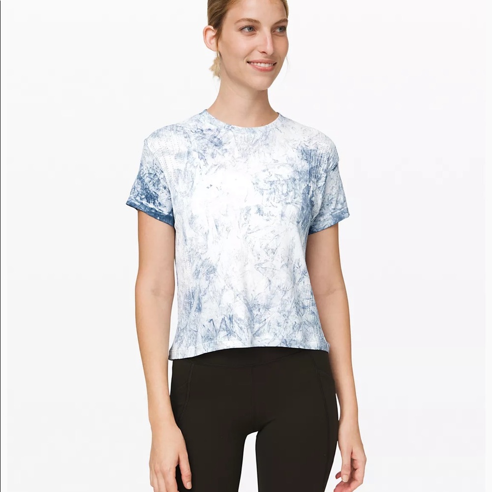 Lululemon Train to Be Short Sleeve shirt NWT